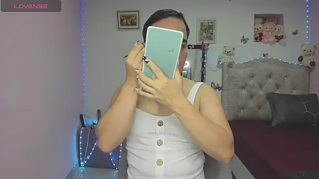 Snapshot of tania_lucia1 chatting on September 2025 09:25:02 PM tania lucia1 online show from September 2025 09:25:02 PM