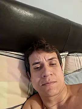 Snapshot of Tulio_maravilha12 chatting on February 2026 10:58:02 PM Tulio maravilha12 online show from February 2026 10:58:02 PM