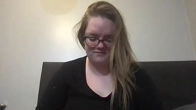 honeyyy24 online show from November 2025 11:14:02 PM