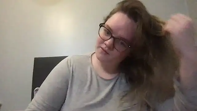 honeyyy24 online show from December 2025 09:32:02 PM