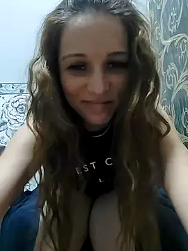 Snapshot of Amira_17 chatting on December 2024 07:10:01 PM Amira 17 online show from December 2024 07:10:01 PM