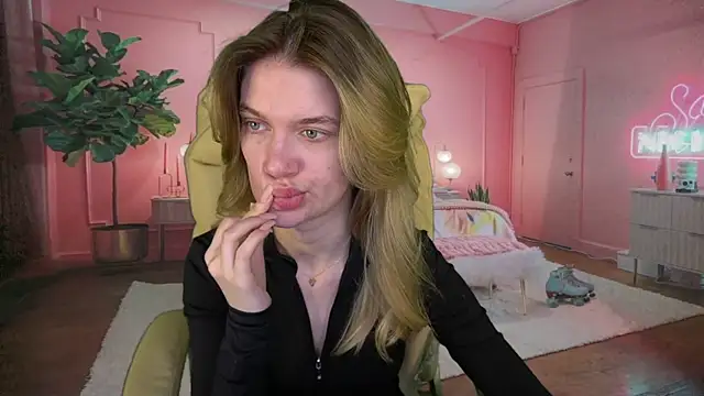 Snapshot of AnacondaOn chatting on March 2025 07:35:02 AM AnacondaOn online show from March 2025 07:35:02 AM