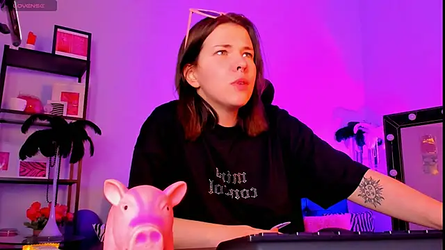 AliceSunday online show from January 2025 02:08:02 PM