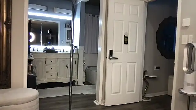 curvyfunlover online show from October 2025 11:27:01 PM