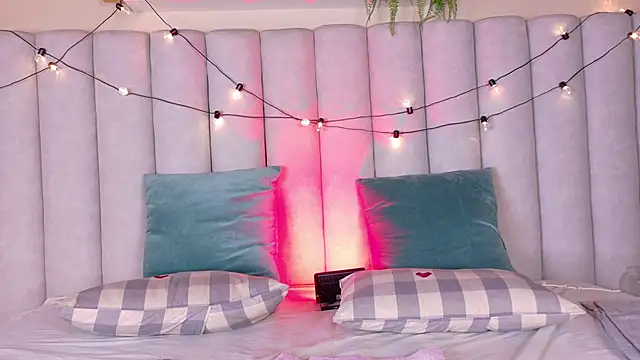 BriaConner  online show from November 2025 02:56:02 AM