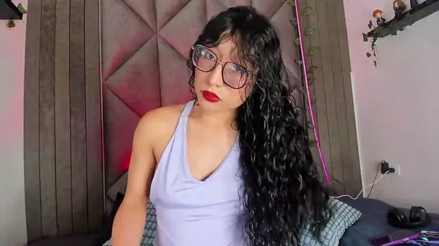 BriaConner  online show from December 2025 03:00:02 AM