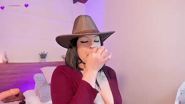 Snapshot of sherylgrey chatting on September 2025 10:46:01 PM sherylgrey online show from September 2025 10:46:01 PM