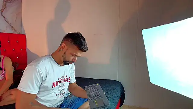 max ashley mds online show from December 2025 01:39:02 PM