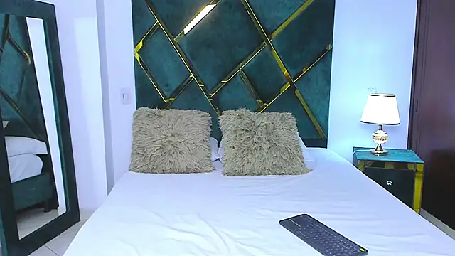 Snapshot of Criss_Ariana chatting on February 2025 12:28:01 PM Criss Ariana online show from February 2025 12:28:01 PM