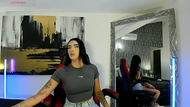 Snapshot of AriRobert_ chatting on November 2025 03:51:01 AM AriRobert online show from November 2025 03:51:01 AM