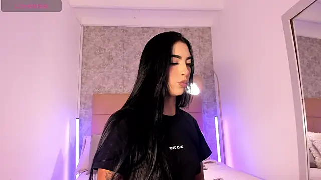 Snapshot of AriRobert_ chatting on November 2025 07:05:02 PM AriRobert online show from November 2025 07:05:02 PM