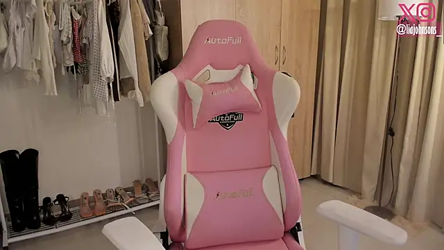 Sweetnaughtygirl  online show from October 2025 02:45:02 AM