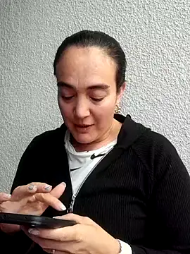 skayhot  online show from September 2025 01:05:02 PM