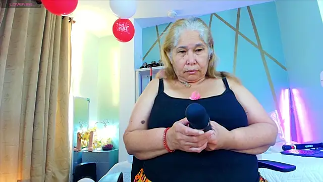 Snapshot of girl_amada chatting on September 2025 03:52:02 AM girl amada online show from September 2025 03:52:02 AM