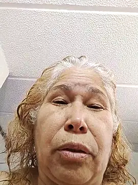 girl amada online show from November 2025 04:21:02 PM