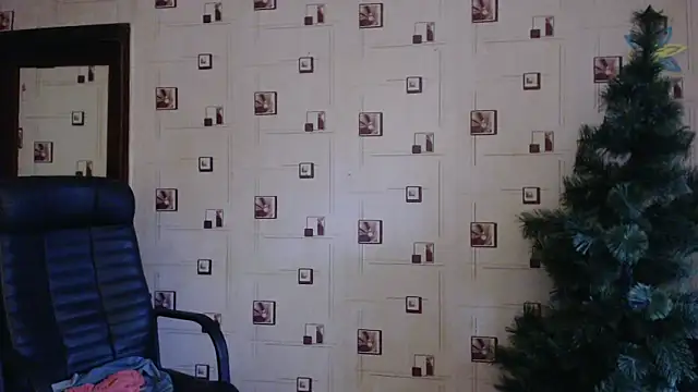 Snapshot of TasyaBigTTs chatting on December 2024 12:05:01 PM TasyaBigTTs online show from December 2024 12:05:01 PM