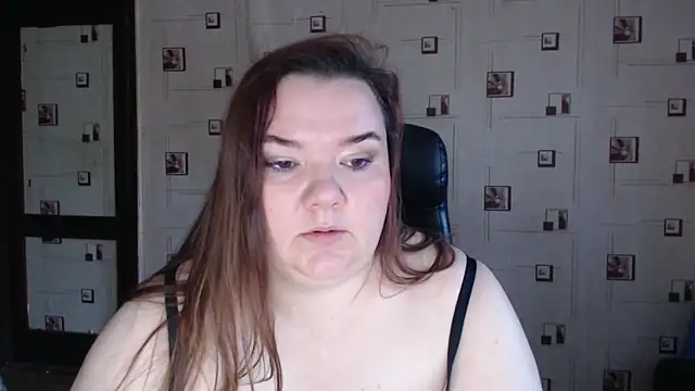 Snapshot of TasyaBigTTs chatting on November 2025 01:22:01 PM TasyaBigTTs online show from November 2025 01:22:01 PM