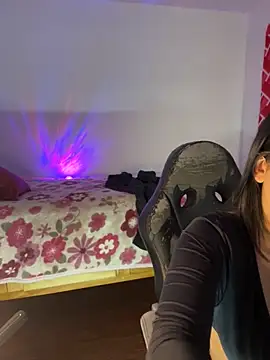 emiily15   online show from September 2025 07:07:02 PM