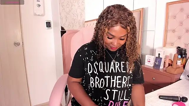 Isla Scott online show from March 2025 11:25:02 AM