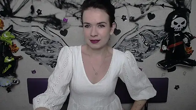 JasmineKouch online show from October 2025 06:41:02 AM