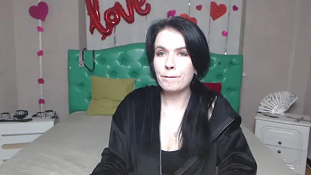 Snapshot of JasmineKouch chatting on April 2026 06:02:01 PM JasmineKouch online show from April 2026 06:02:01 PM