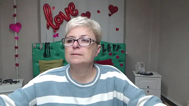 Snapshot of EmiliaGree chatting on September 2025 05:07:01 PM EmiliaGree online show from September 2025 05:07:01 PM