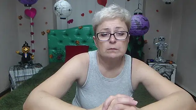 EmiliaGree online show from October 2025 06:09:01 PM