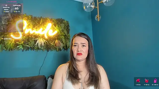 celestelewis online show from December 2025 07:53:02 PM