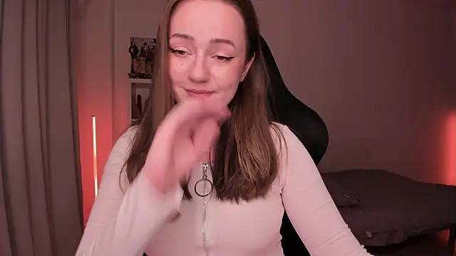 Snapshot of WalkingGirl chatting on January 2025 09:19:01 PM WalkingGirl online show from January 2025 09:19:01 PM