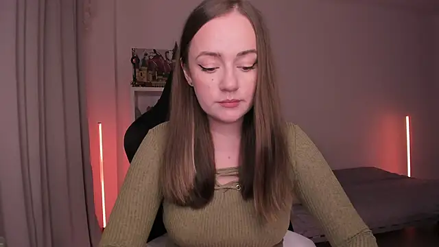 Snapshot of WalkingGirl chatting on February 2025 05:58:01 PM WalkingGirl online show from February 2025 05:58:01 PM