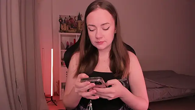 Snapshot of WalkingGirl chatting on February 2025 06:06:01 PM WalkingGirl online show from February 2025 06:06:01 PM