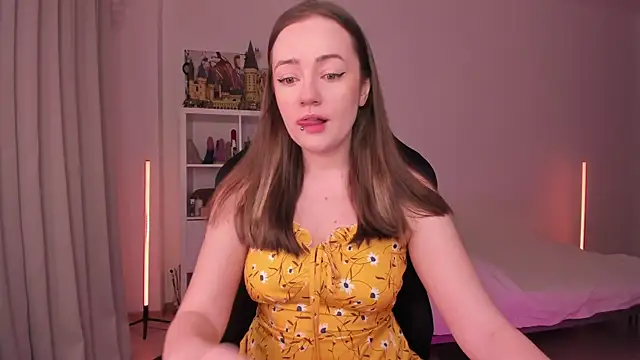 Snapshot of WalkingGirl chatting on February 2025 06:22:02 PM WalkingGirl online show from February 2025 06:22:02 PM