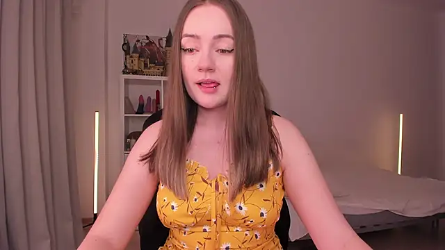 Snapshot of WalkingGirl chatting on February 2025 09:25:02 PM WalkingGirl online show from February 2025 09:25:02 PM