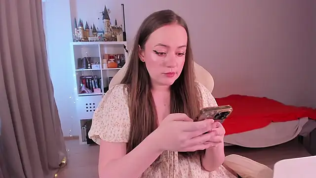 Snapshot of WalkingGirl chatting on October 2025 12:17:01 PM WalkingGirl online show from October 2025 12:17:01 PM