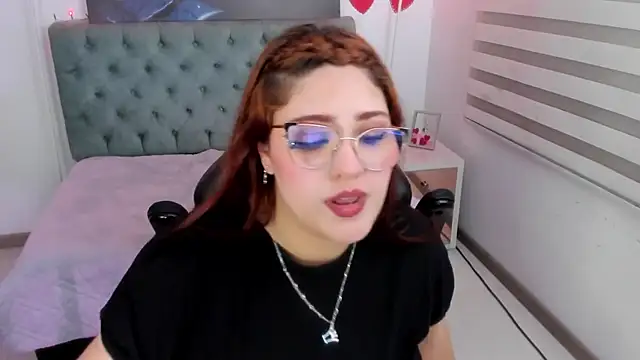 Snapshot of Camiila_Osorio chatting on March 2025 06:59:02 AM Camiila Osorio online show from March 2025 06:59:02 AM