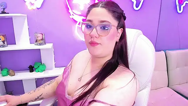Snapshot of Camiila_Osorio chatting on September 2025 07:47:01 PM Camiila Osorio online show from September 2025 07:47:01 PM