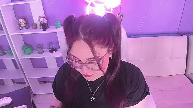 Snapshot of Camiila_Osorio chatting on September 2025 07:51:02 PM Camiila Osorio online show from September 2025 07:51:02 PM