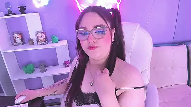 Snapshot of Camiila_Osorio chatting on September 2025 07:40:02 PM Camiila Osorio online show from September 2025 07:40:02 PM