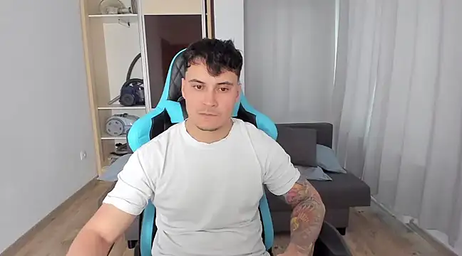 MatMalonne online show from January 2025 01:53:01 PM