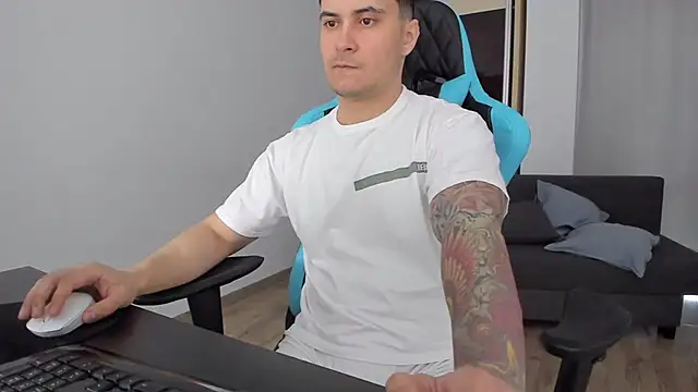 MatMalonne online show from February 2025 10:25:02 AM