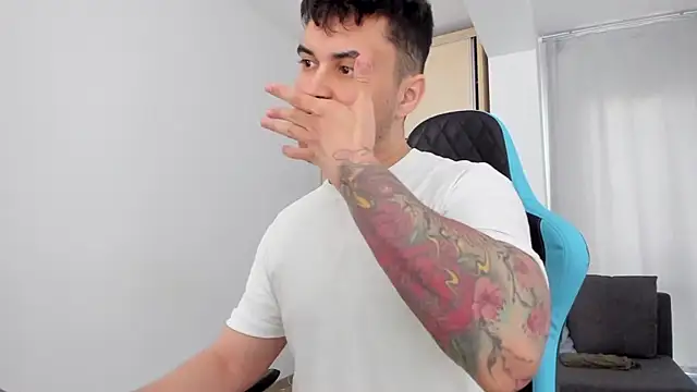 MatMalonne online show from March 2025 01:27:02 PM