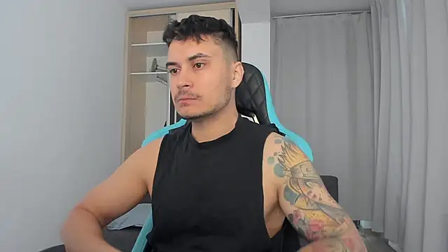 MatMalonne online show from November 2025 06:56:01 AM