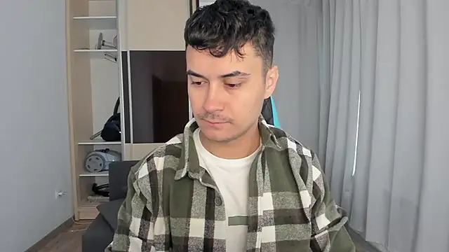 MatMalonne online show from November 2025 06:29:02 AM