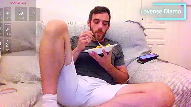 Snapshot of _NakedChef_ chatting on October 2025 10:07:02 PM NakedChef online show from October 2025 10:07:02 PM