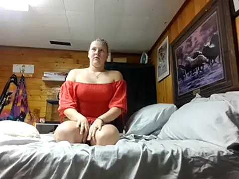 Snapshot of Ryan_and_Aurora chatting on December 2025 02:31:01 AM Ryan and Aurora online show from December 2025 02:31:01 AM