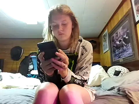 Ryan and Aurora online show from May 2026 01:17:01 PM