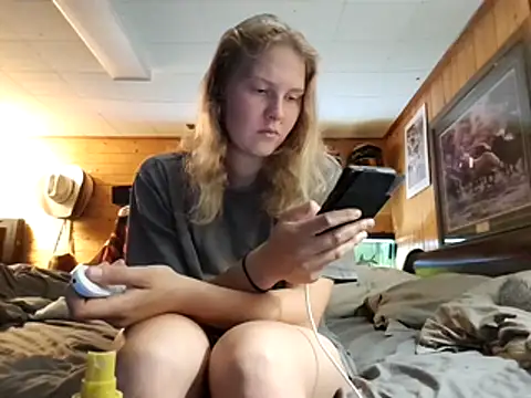 Ryan and Aurora online show from June 2026 07:27:02 PM