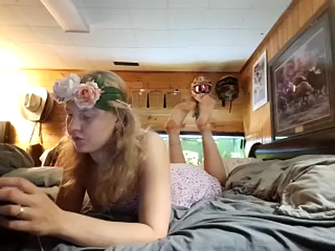Ryan and Aurora online show from June 2026 06:47:01 PM
