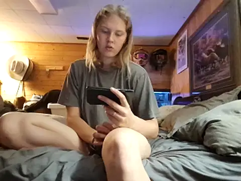 Ryan and Aurora online show from June 2026 10:01:02 PM