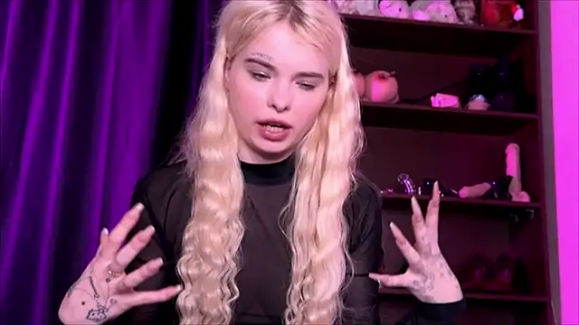 MisssLola online show from January 2025 05:20:01 PM